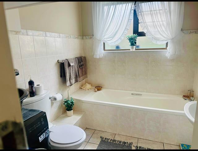 2 BEDROOM TOWNHOUSE FOR SALE IN GONUBIE